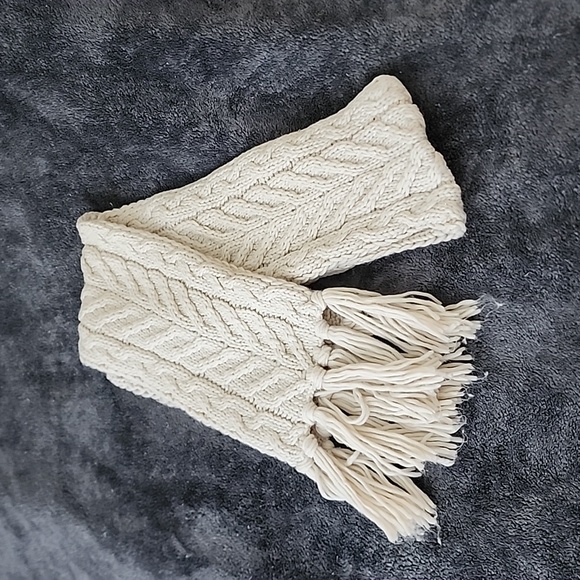 Scarf (New) - Picture 2 of 5